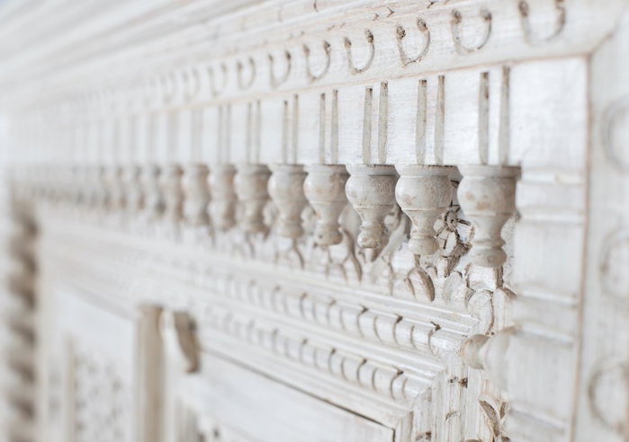 GINER Y COLOMER Buffet en bois de manguier blanc vieilli